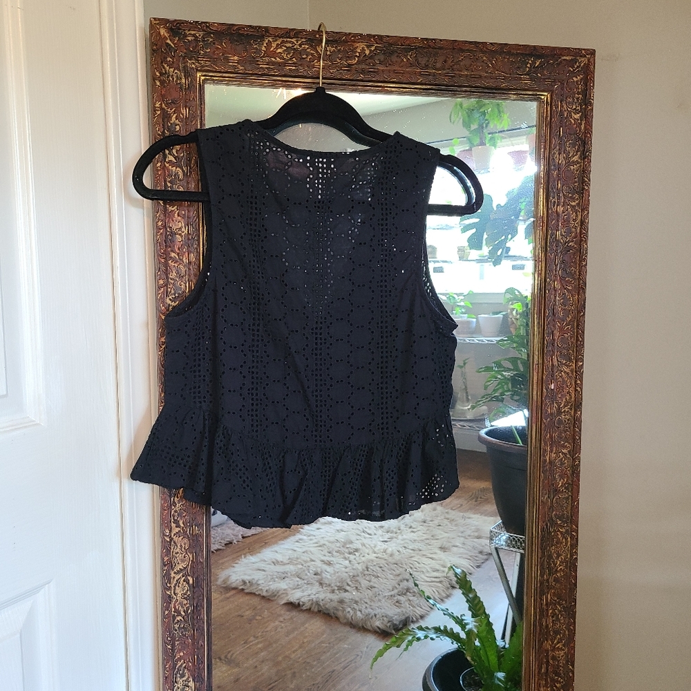 Crop RuffleTop - Picture 2 of 3